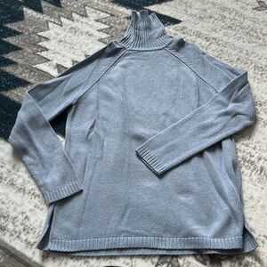 Turtleneck sweatshirt